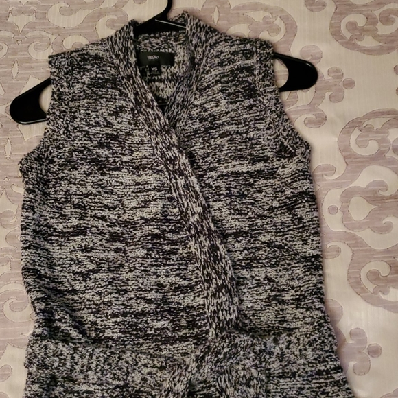 Sweater vest - Picture 1 of 3